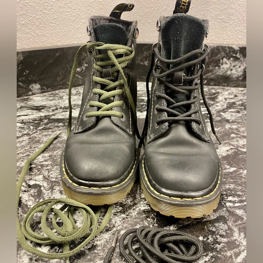 Dr. Martens Luana 7 Eyelet Lace Up Black Boots Women’s Size 6 UK 4 Leather - Picture 5 of 16